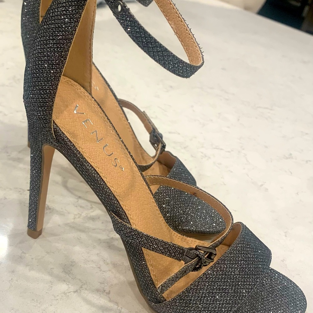 Perfect pair of shoes to wear for the Holidays